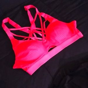 Victoria Sport bra in such a beautiful color